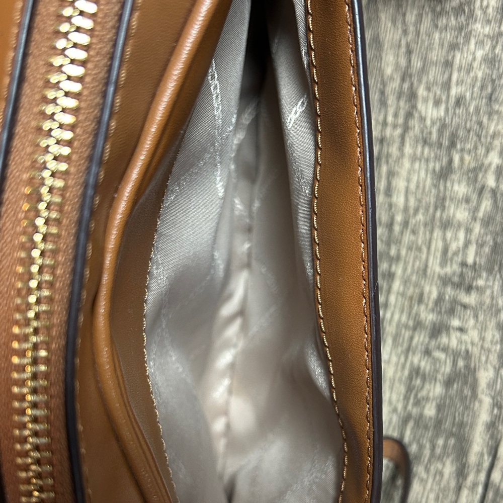 NWOT Michael Kors White and Brown Signature Crossbody Bag - Picture 7 of 14